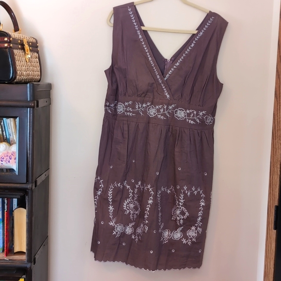 Beautiful Plus Size Dress - Picture 1 of 8